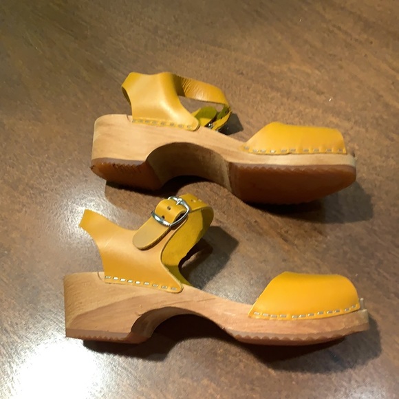 open toe clogs - Picture 2 of 3